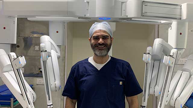 dr ashish sabharwal best robotic surgeon in delhi